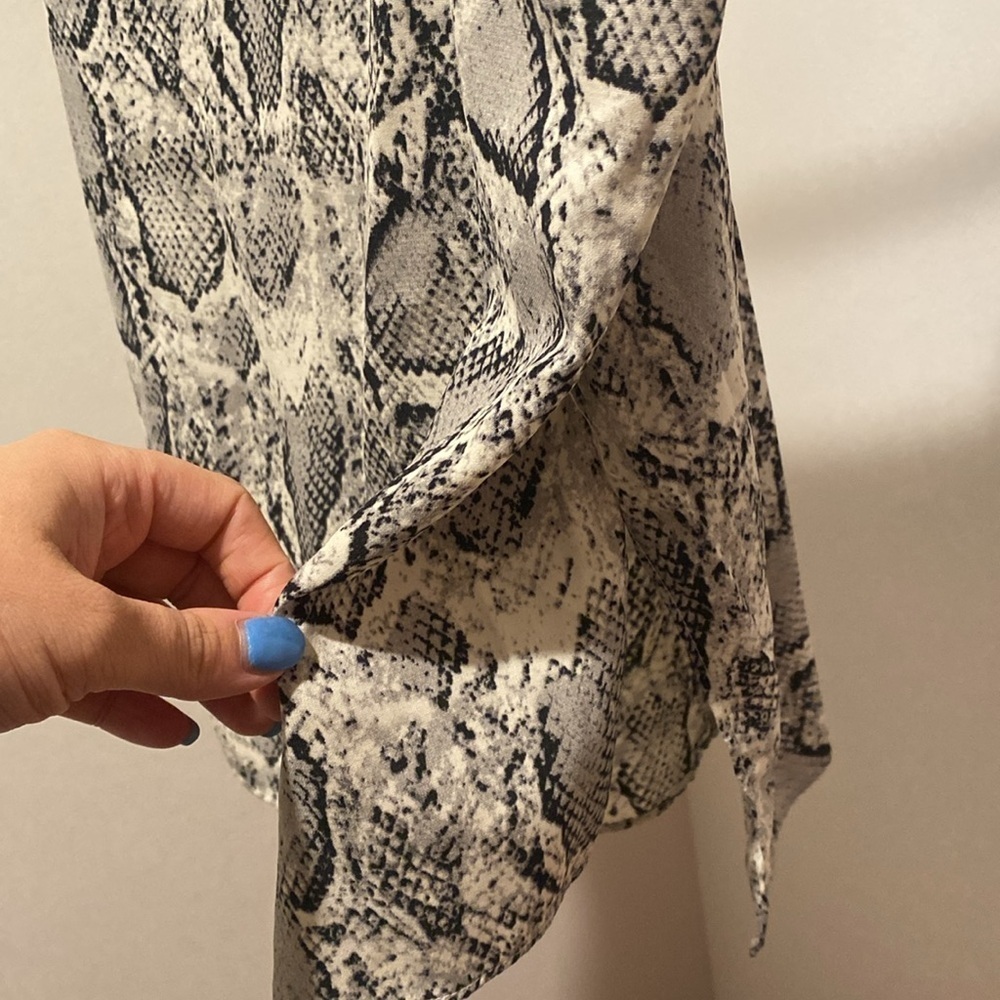 Mod Ref Snake Pattern Women’s Tank - Picture 4 of 4